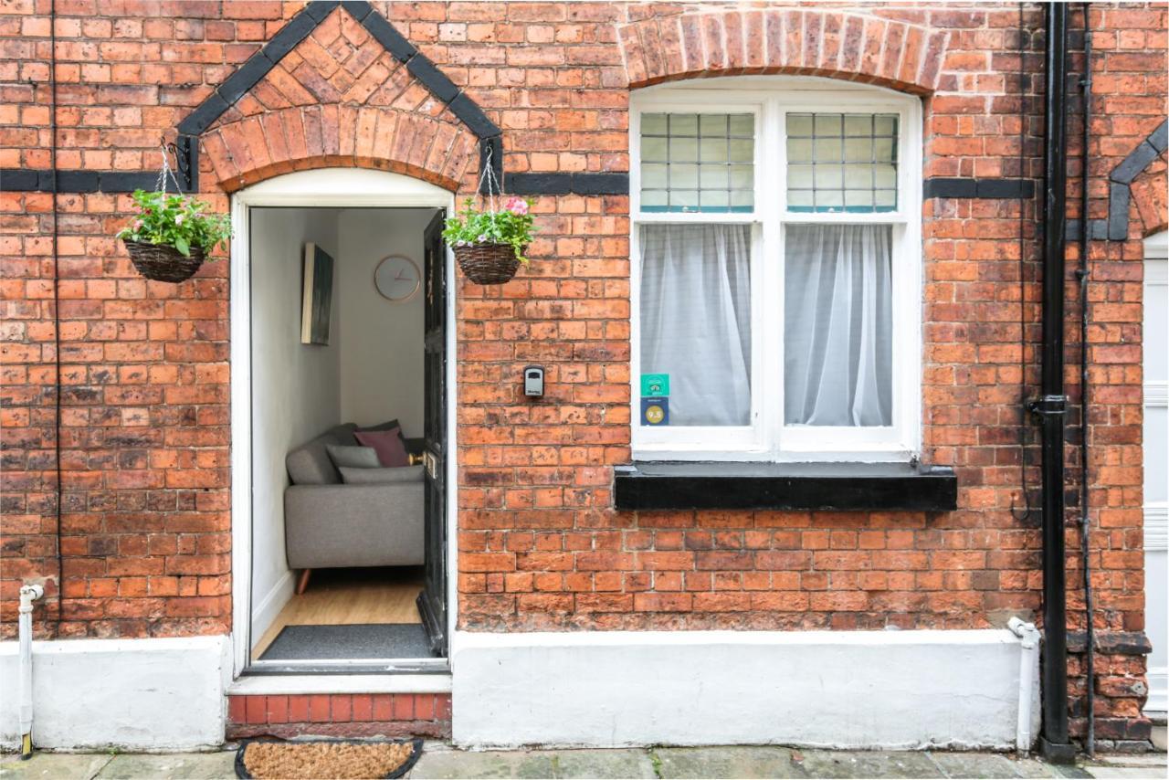 Beautiful City Centre Cottage - Within City Walls Chester Esterno foto